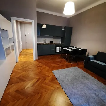 Bilocale In Centro Citta דירה טריאסטה