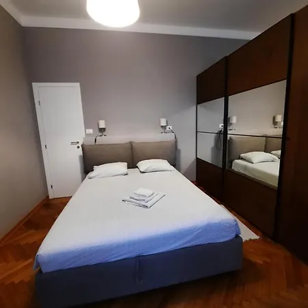 Bilocale In Centro Citta * טריאסטה